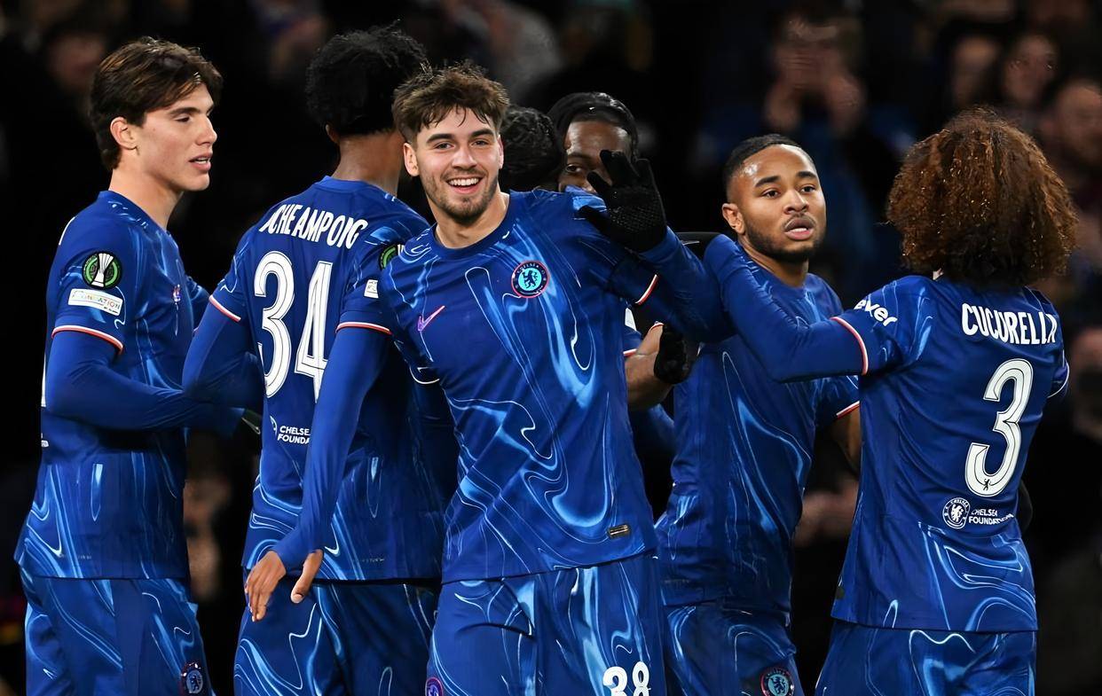 九游体育官方网站-关键时刻切尔西内部沟通利物浦怒砍52分，现场解说直呼：西亚卡姆与50激战西班牙队分钟